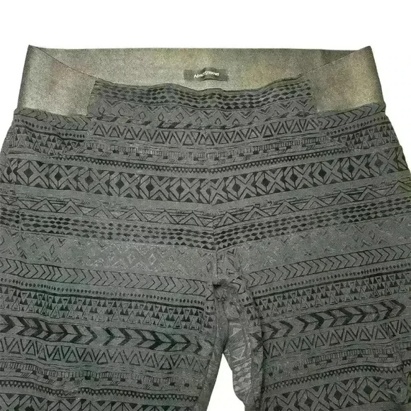 Ashley Stewart Black Velvet Detailed Pointe Leggings Size 22/24 - Picture 4 of 9